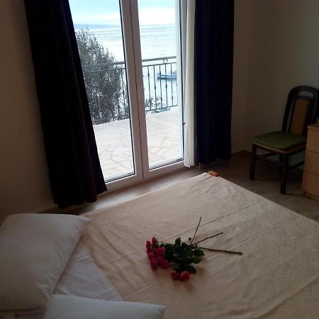 Apartment On The Beach Локва Рогозница Екстериор снимка