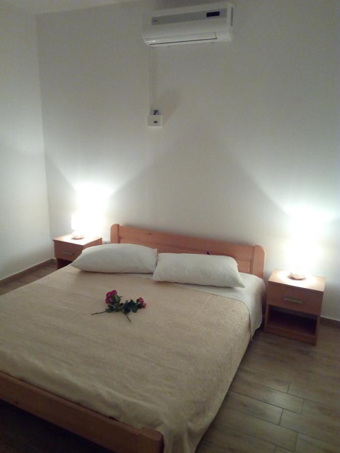 Apartment On The Beach Локва Рогозница Екстериор снимка