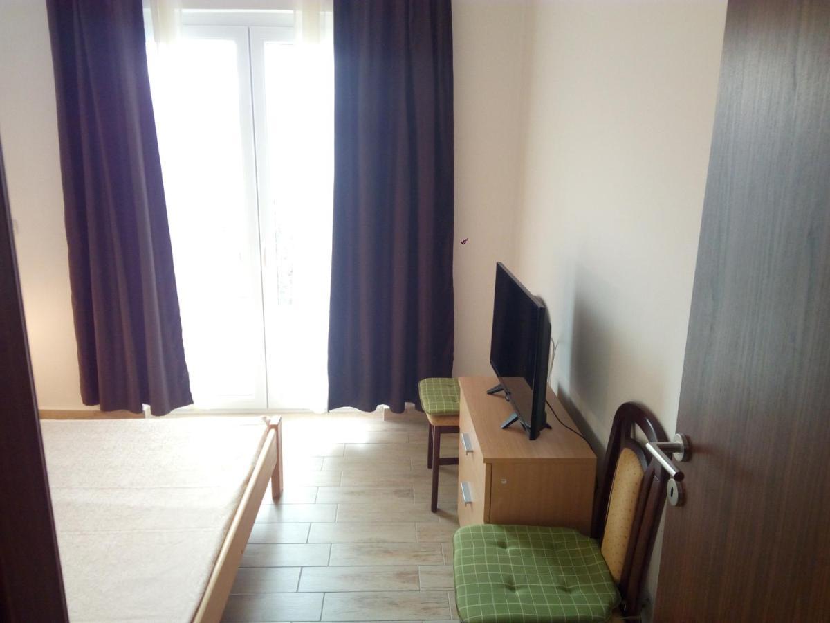 Apartment On The Beach Локва Рогозница Екстериор снимка
