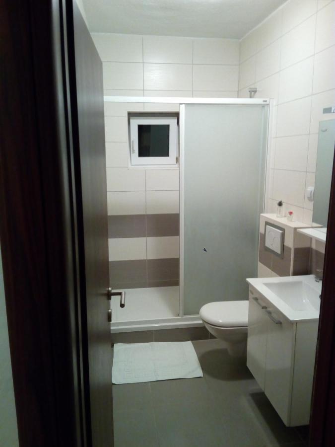 Apartment On The Beach Локва Рогозница Екстериор снимка