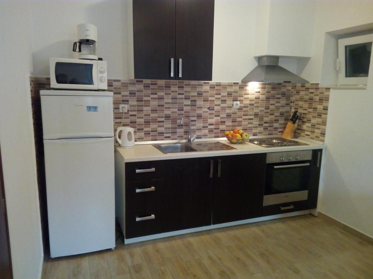 Apartment On The Beach Локва Рогозница Екстериор снимка