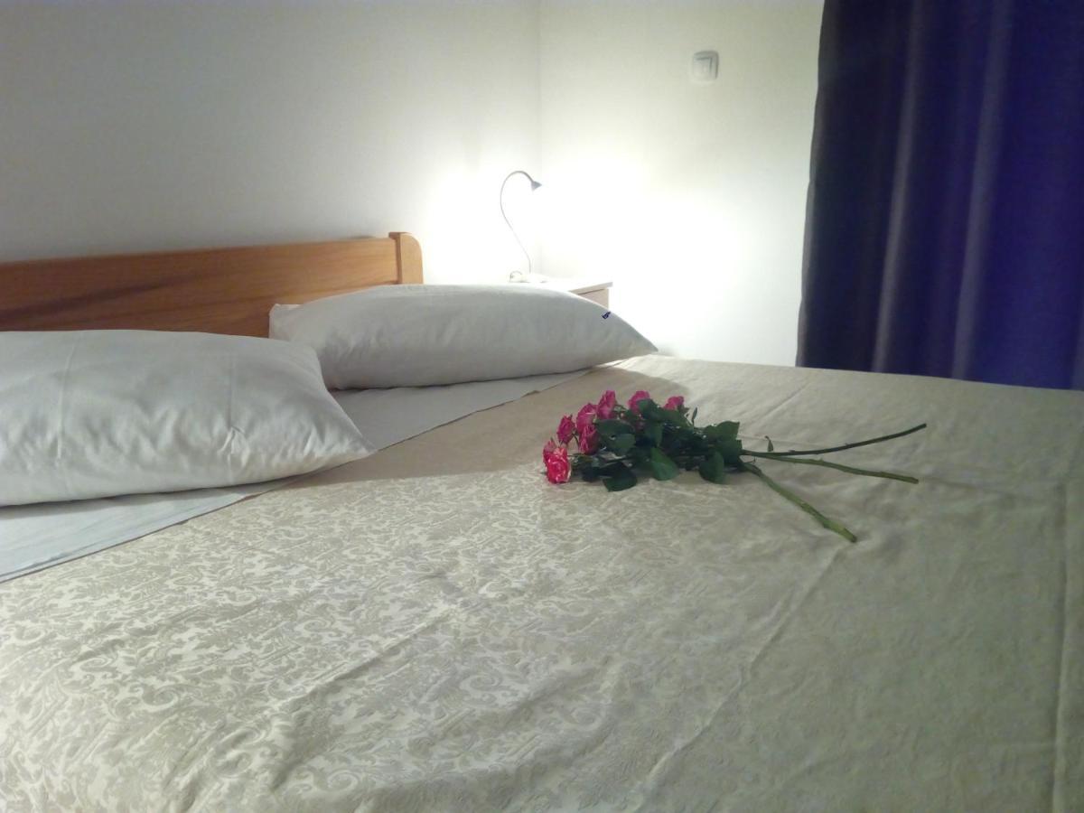 Apartment On The Beach Локва Рогозница Екстериор снимка
