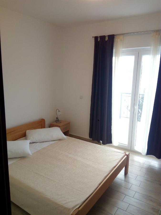 Apartment On The Beach Локва Рогозница Екстериор снимка