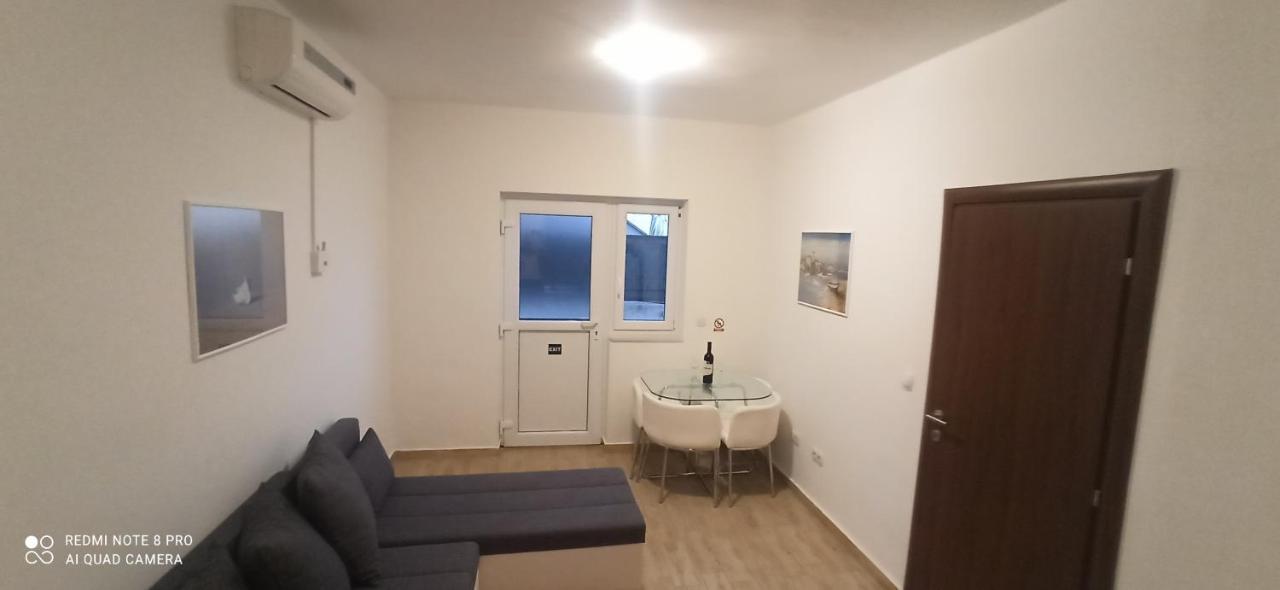 Apartment On The Beach Локва Рогозница Екстериор снимка
