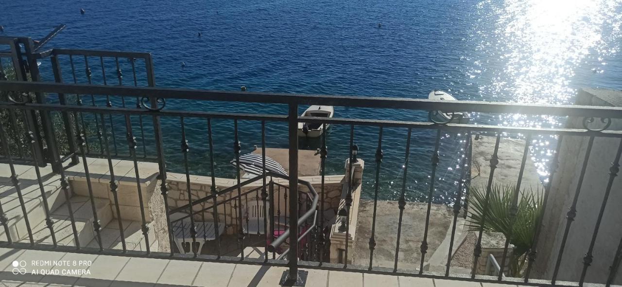 Apartment On The Beach Локва Рогозница Екстериор снимка
